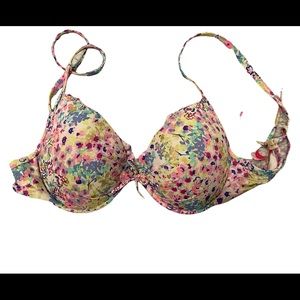 Victoria’s Secret Bikini Top 🌸